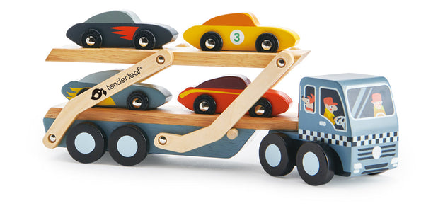 Houten speelgoed: autotransporter met houten auto's