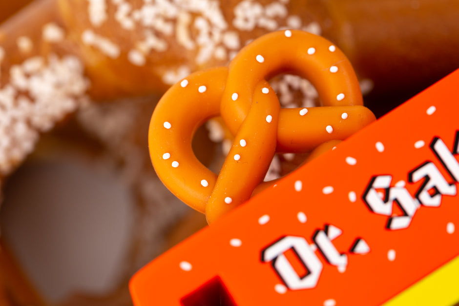 Candycar Pretzel Van – Dr. Salty – Duurzame Houten Speelgoed auto