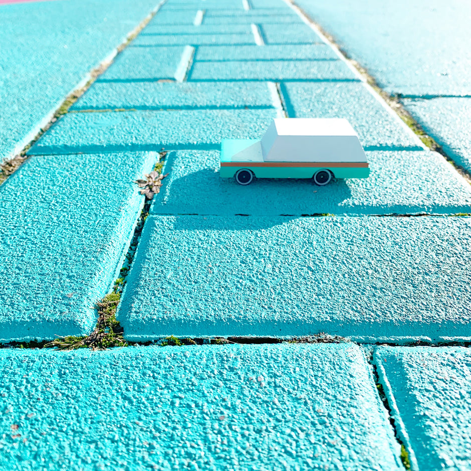 Candycar Wagon Teal – Duurzame Houten Speelgoedwagen