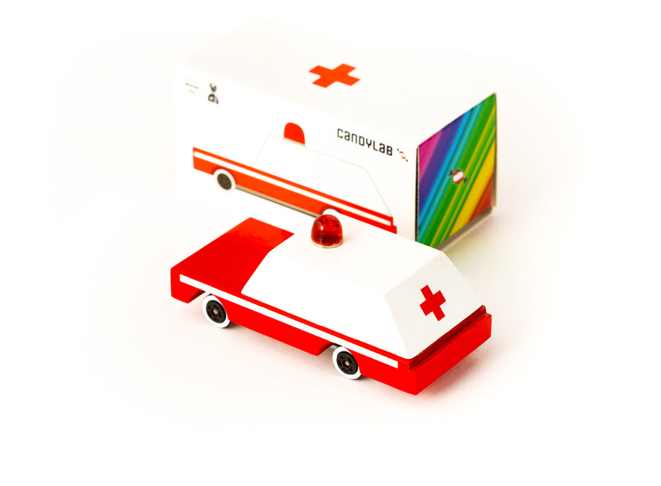 Candycar Ambulance Car – Duurzame Houten Speelgoed auto