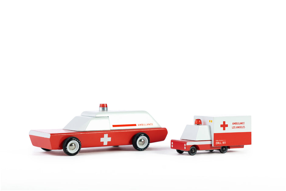 Candycar Ambulance Car – Duurzame Houten Speelgoed auto