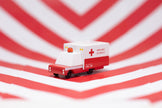 Candycar Ambulance Van – Duurzame Houten Speelgoed auto