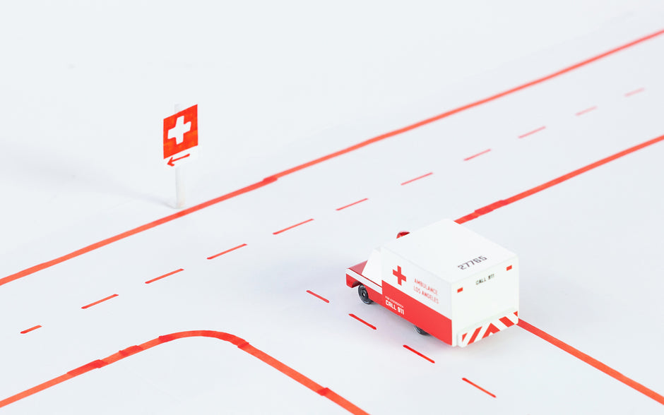 Candycar Ambulance Van – Duurzame Houten Speelgoed auto