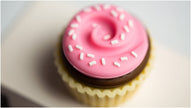 Houten speelgoedbusje met cupcake-thema, Candycar, detailfoto