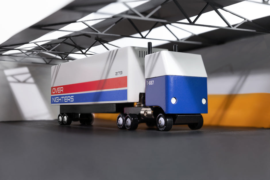 Candycar 18 Wheeler – Duurzame Houten Vrachtwagen